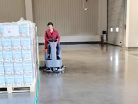 <b>平湖某衛(wèi)生用品公司采購YH-710駕駛式洗地機</b>